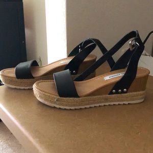Steve Madden black wedges
